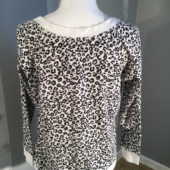 Victoria Secrets leopard print long sleeve t shirt - Picture 2 of 4